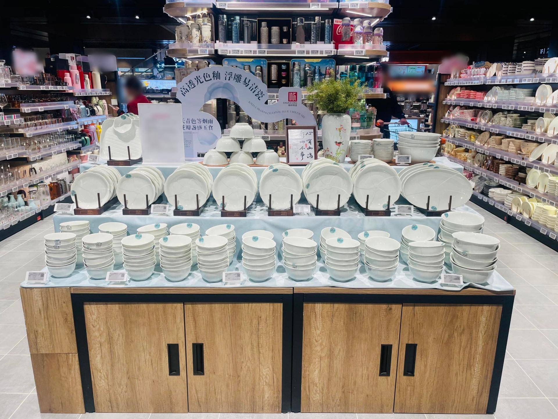 新品快讯丨风雅宋瓷，国色天青。这款餐具正重塑餐桌美学！