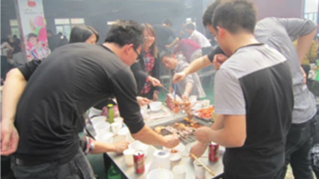 顺祥开展“放飞心情，欢乐无限”烧烤活动